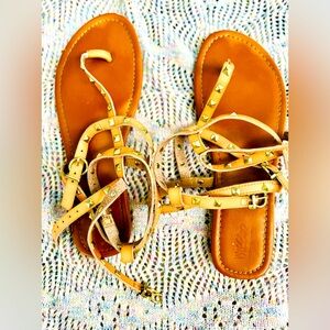 Women’s sandals